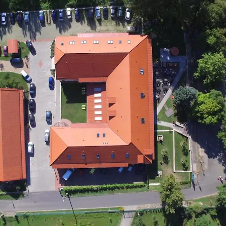 Hotel Halaszkert Badacsony 2*